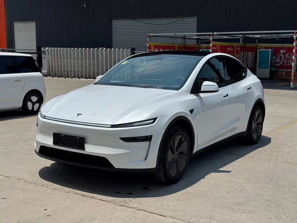 Tesla Model Y 2026 — фото 1 из 5