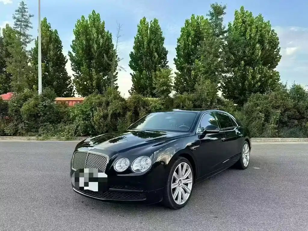 Bentley Flying Spur 2018 — фото 1 из 5