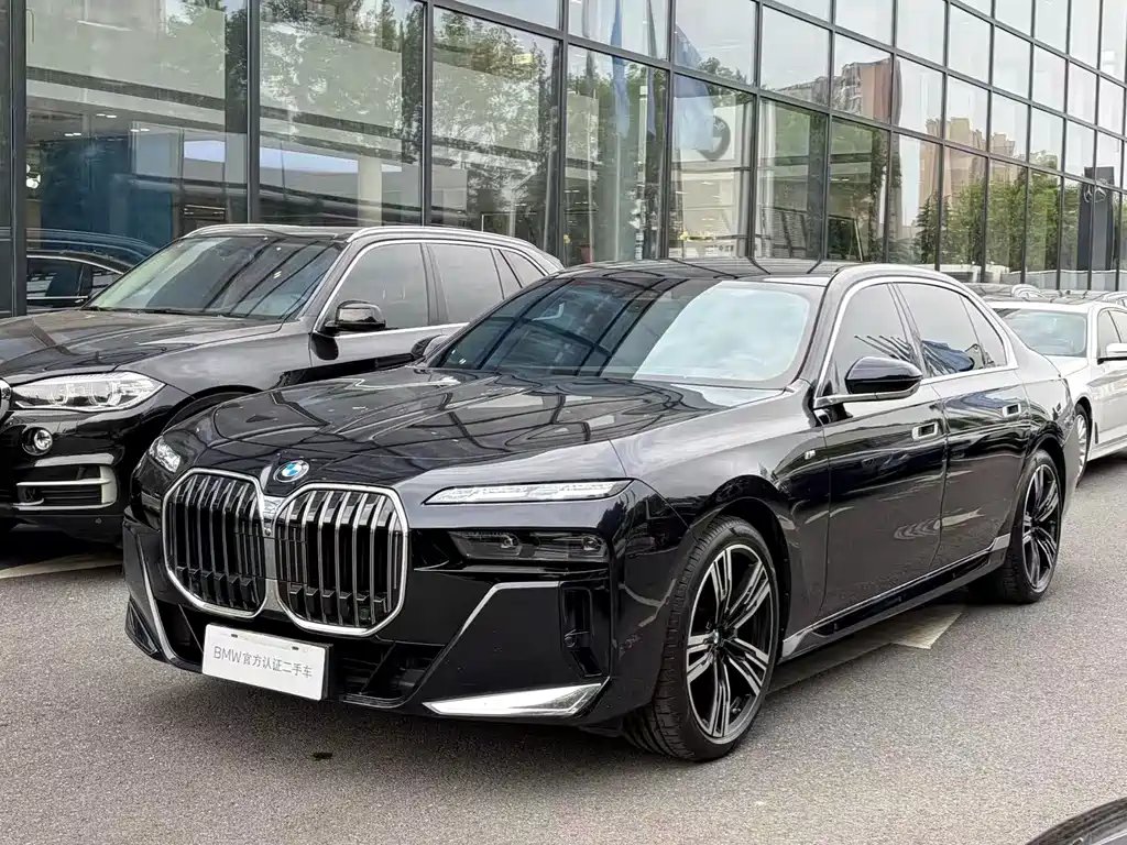 BMW 7 Series 2024 — фото 1 из 5