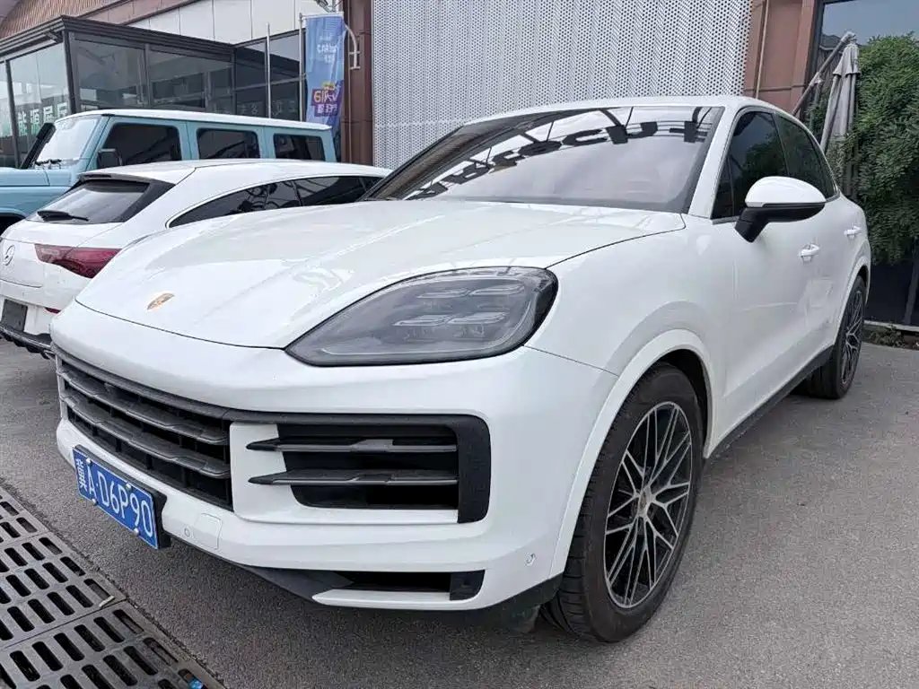 Porsche Cayenne 2024 — фото 1 из 5