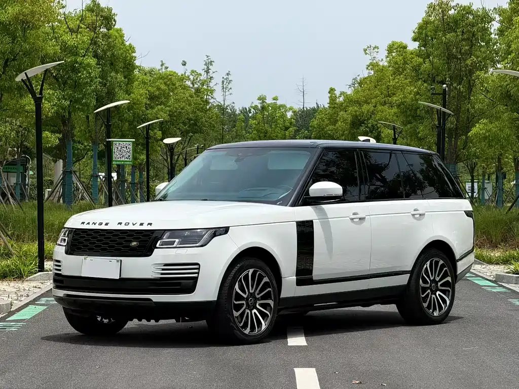 Land Rover Range Rover 2021 — фото 1 из 5