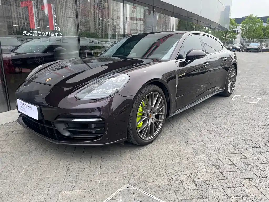 Porsche Panamera Hybrid 2023 — фото 1 из 5