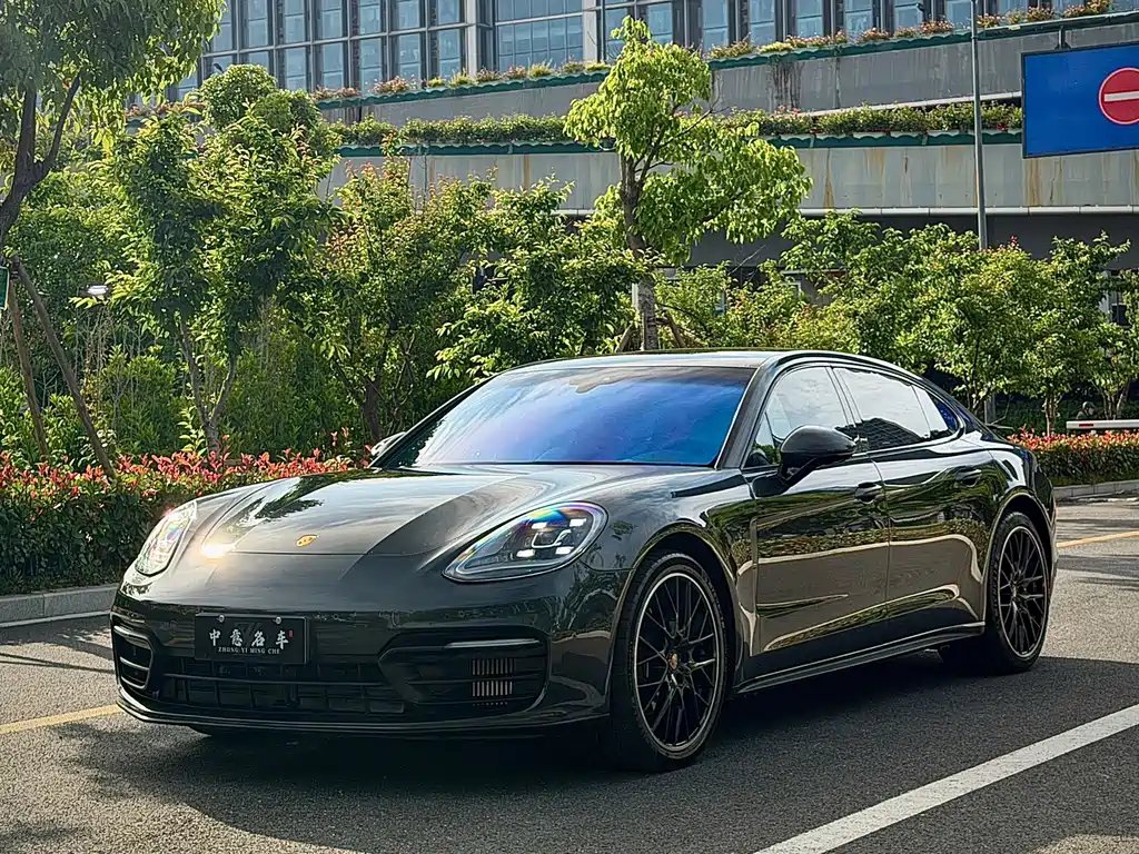 Porsche Panamera 2023 — фото 1 из 5