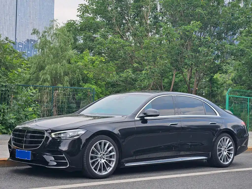 Mercedes-Benz S-Class 2023 — фото 1 из 5
