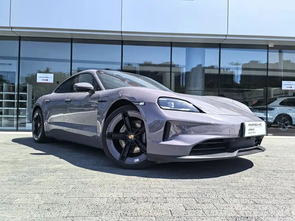 Porsche Taycan 2024 — фото 1 из 5