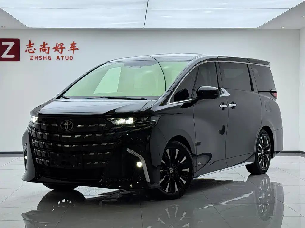 Toyota Alphard 2024 — фото 1 из 5