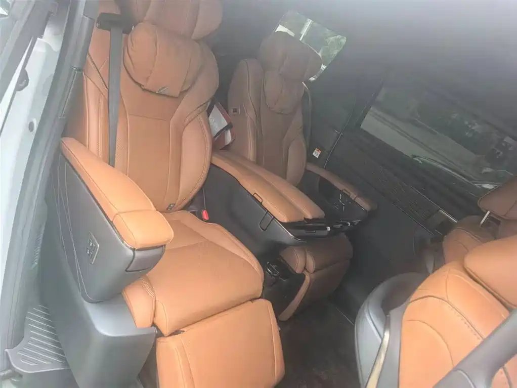 Toyota Alphard 2025 — фото 1 из 5