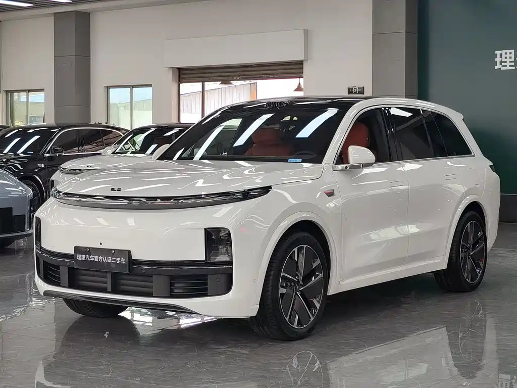 Li Auto Li L8 2025 — фото 1 из 5