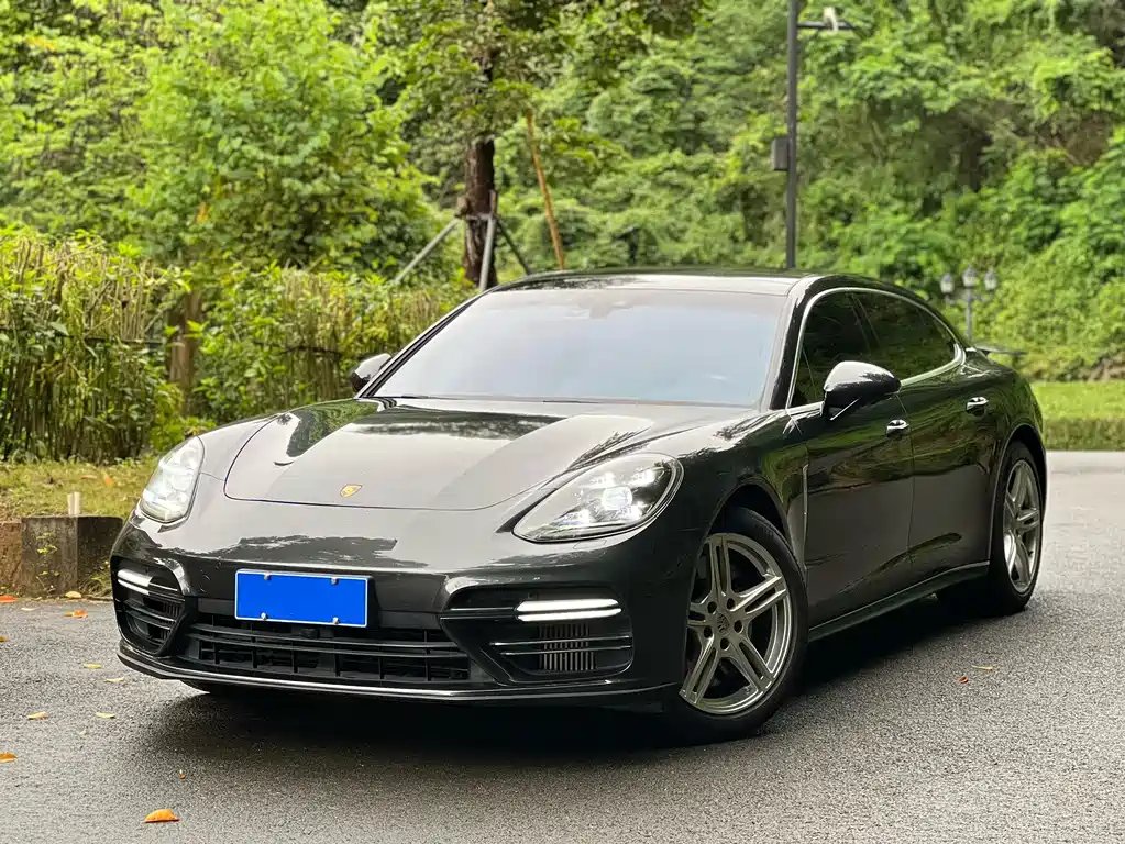 Porsche Panamera 2017 — фото 1 из 5