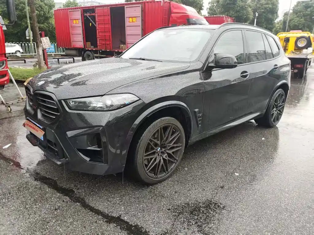 BMW X5 M 2024 — фото 1 из 5