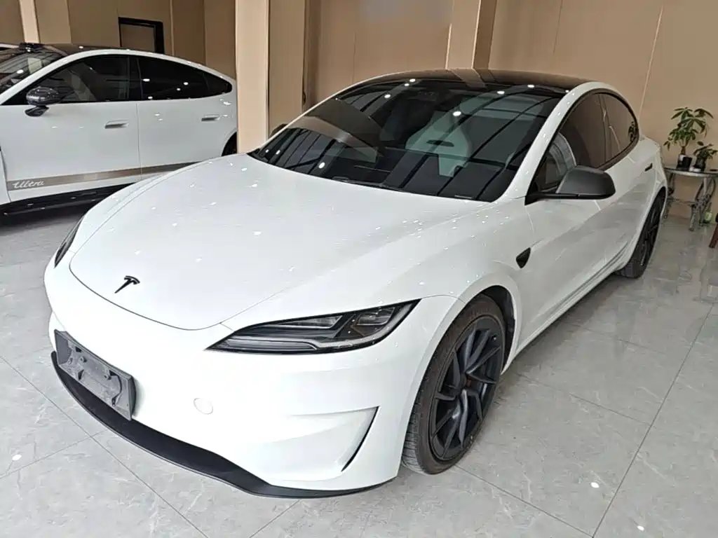 Tesla Model 3 2024 — фото 1 из 5
