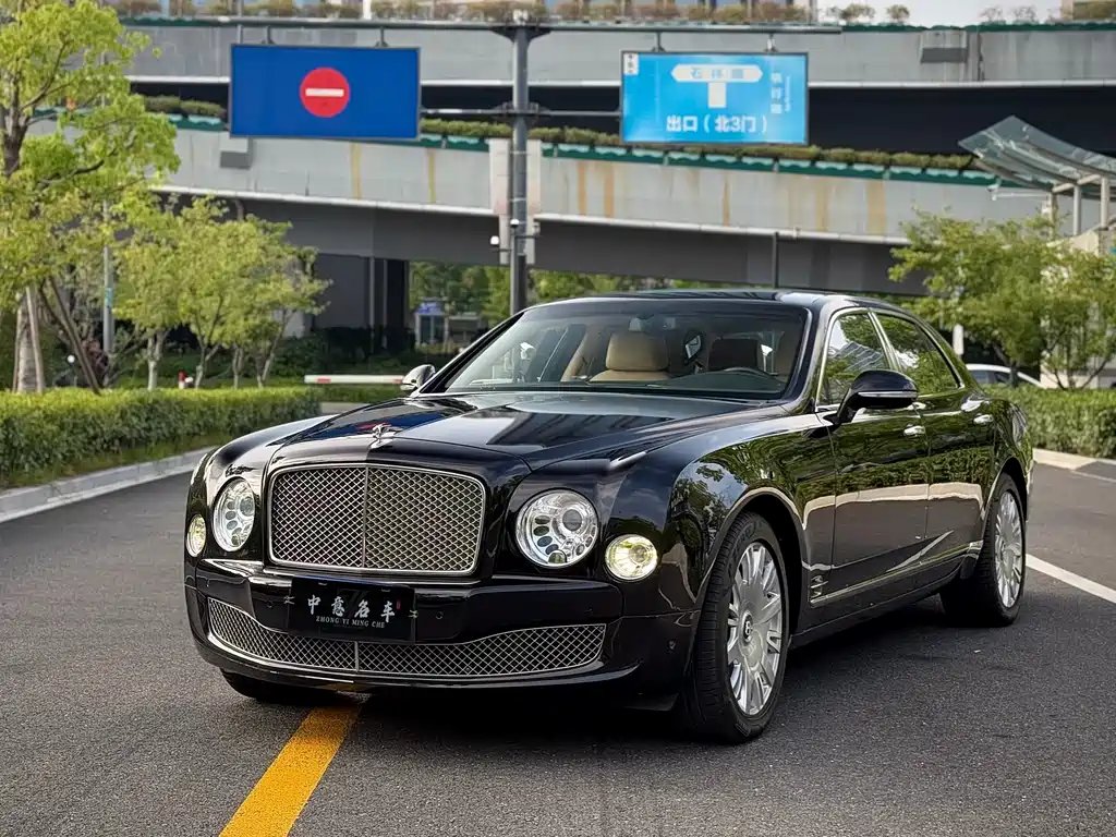 Bentley Mulsanne 2012 — фото 1 из 5
