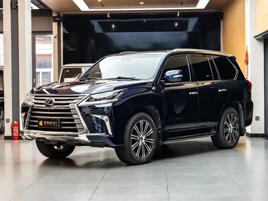 Lexus LX 2019 — фото 1 из 5