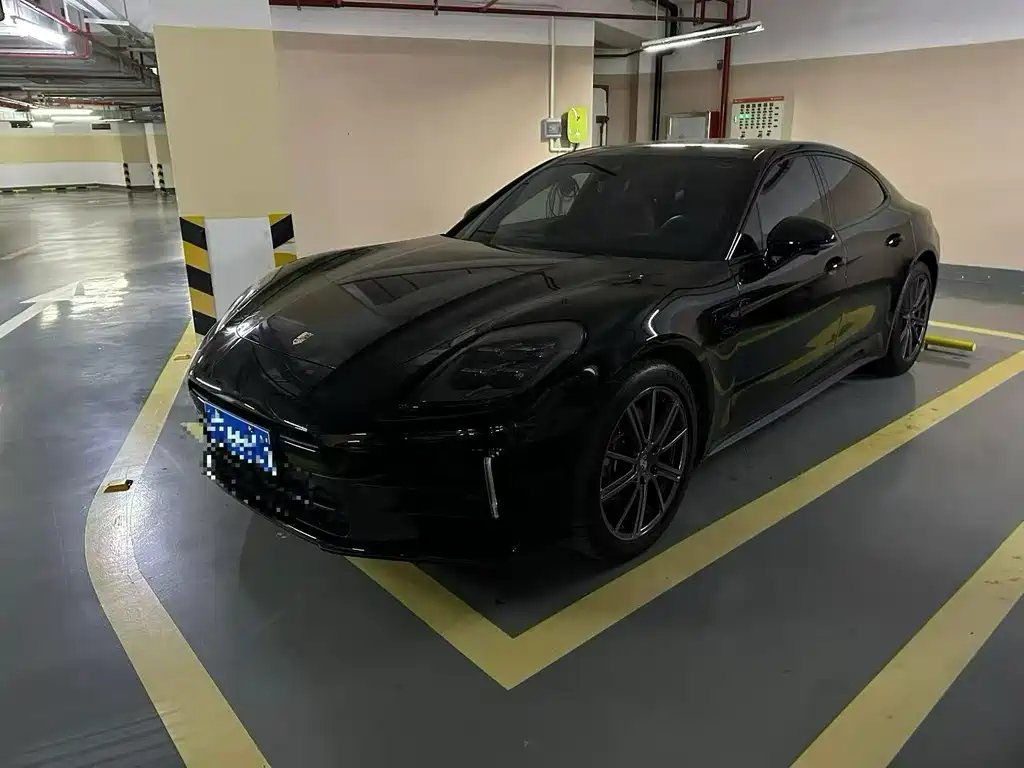 Porsche Panamera 2025 — фото 1 из 5