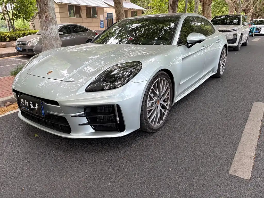 Porsche Panamera 2024 — фото 1 из 5