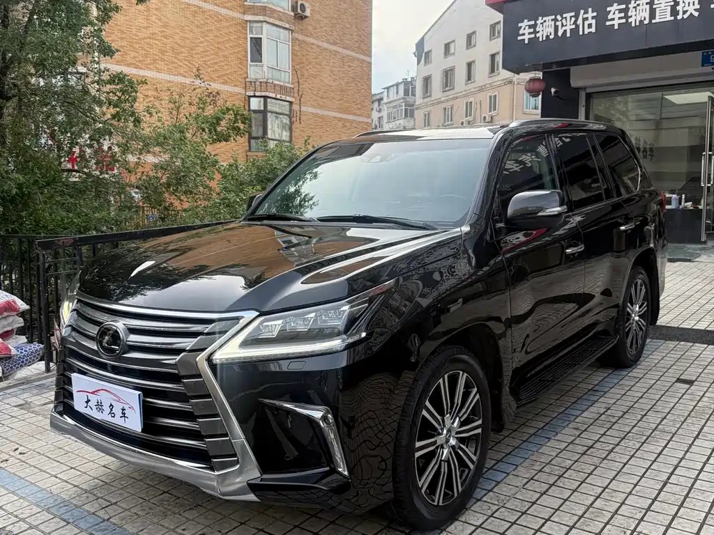 Lexus LX 2019 — фото 1 из 5