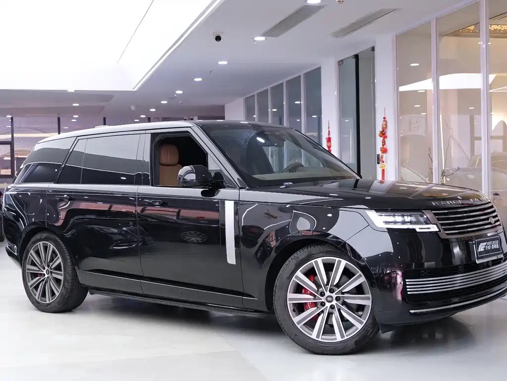 Land Rover Range Rover 2024 — фото 1 из 5