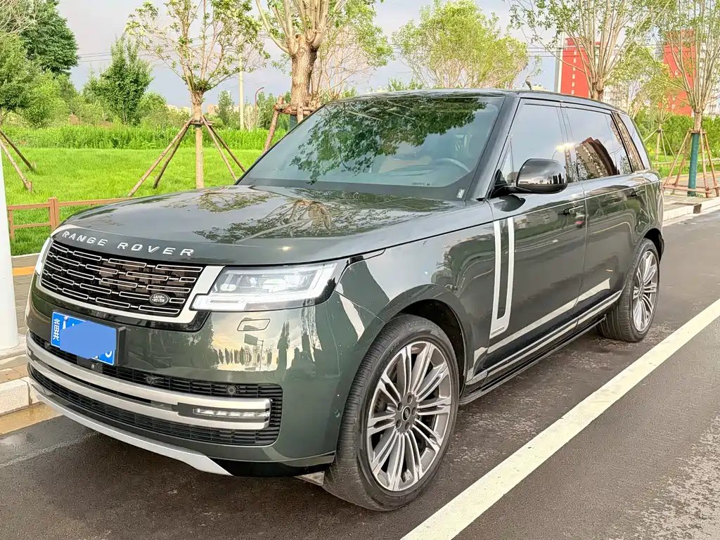 Land Rover Range Rover 2023 — фото 1 из 5