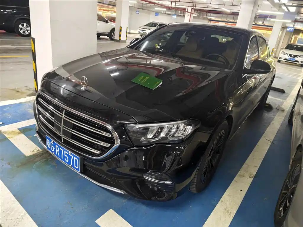 Mercedes-Benz E-Class 2024 — фото 1 из 5