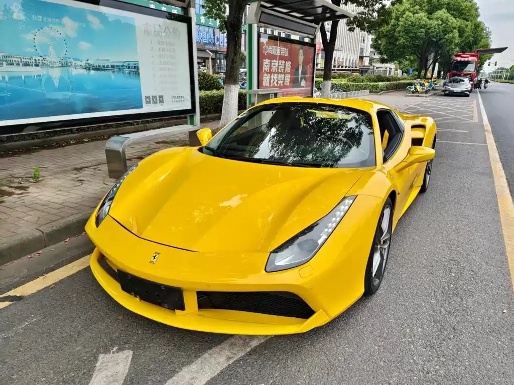 Ferrari 488 2018 — фото 1 из 5