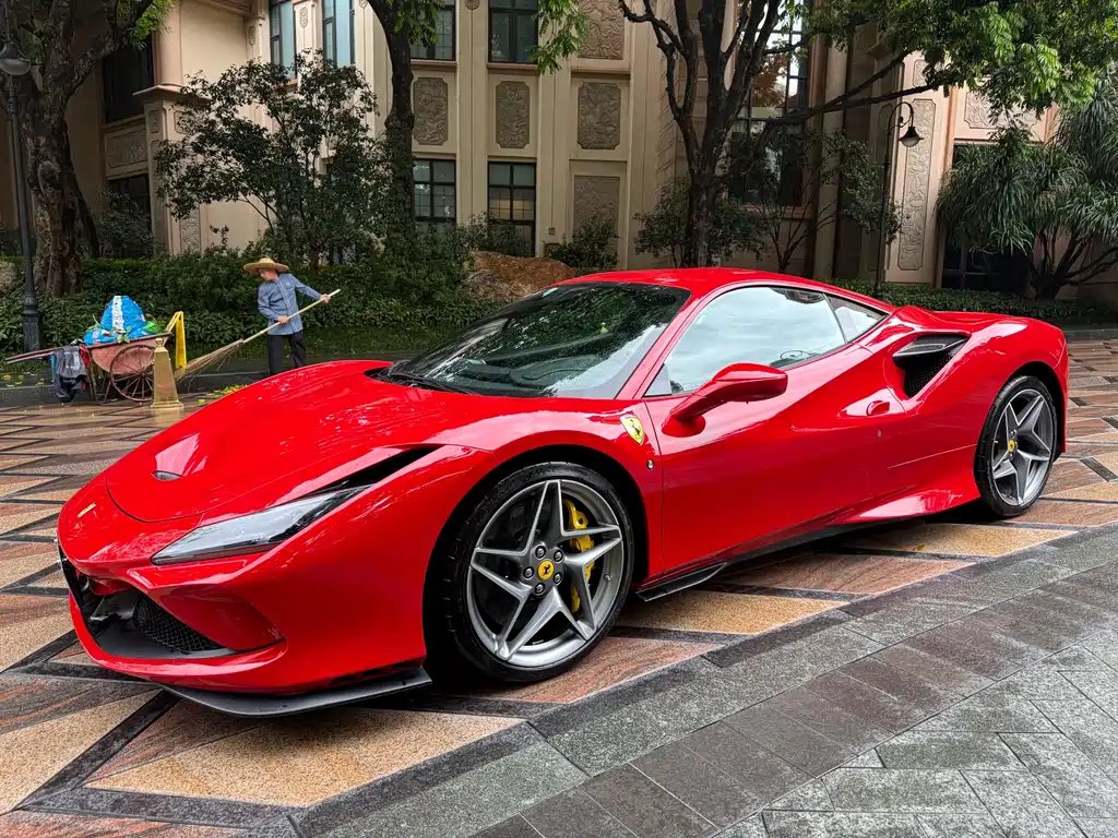 Ferrari F8 2021 — фото 1 из 4