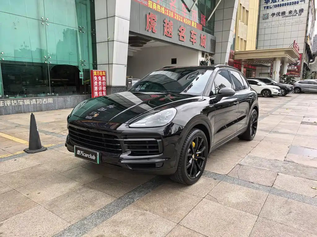 Porsche Cayenne Hybrid 2021 — фото 1 из 5