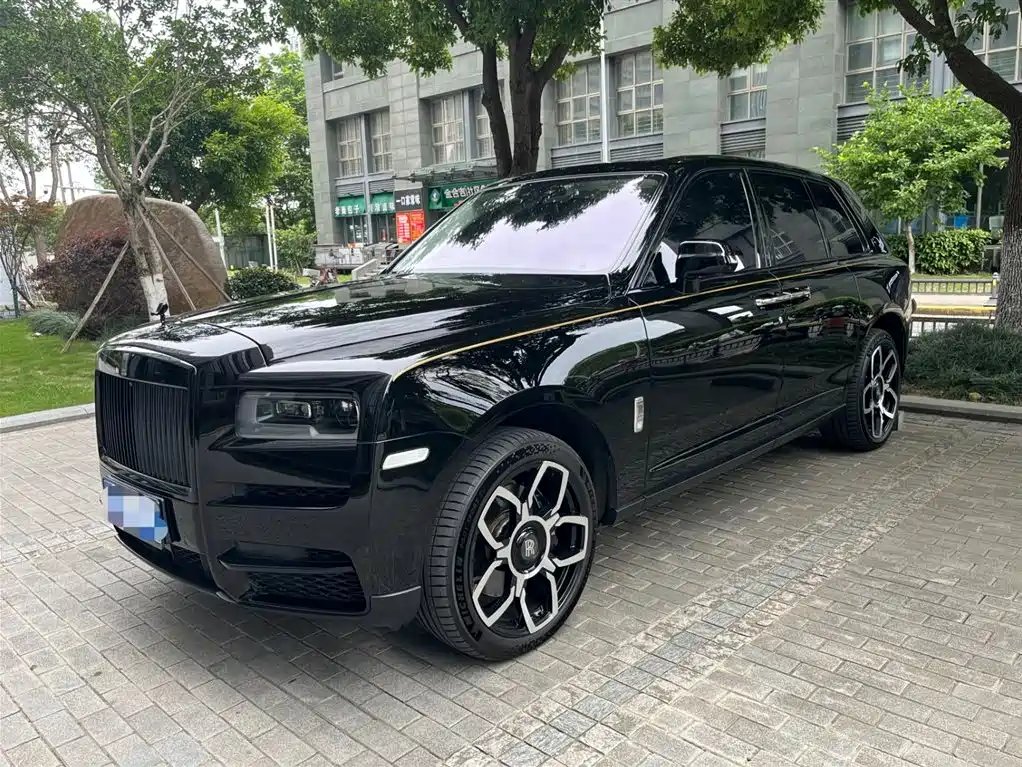 Rolls-Royce Cullinan 2021 — фото 1 из 5