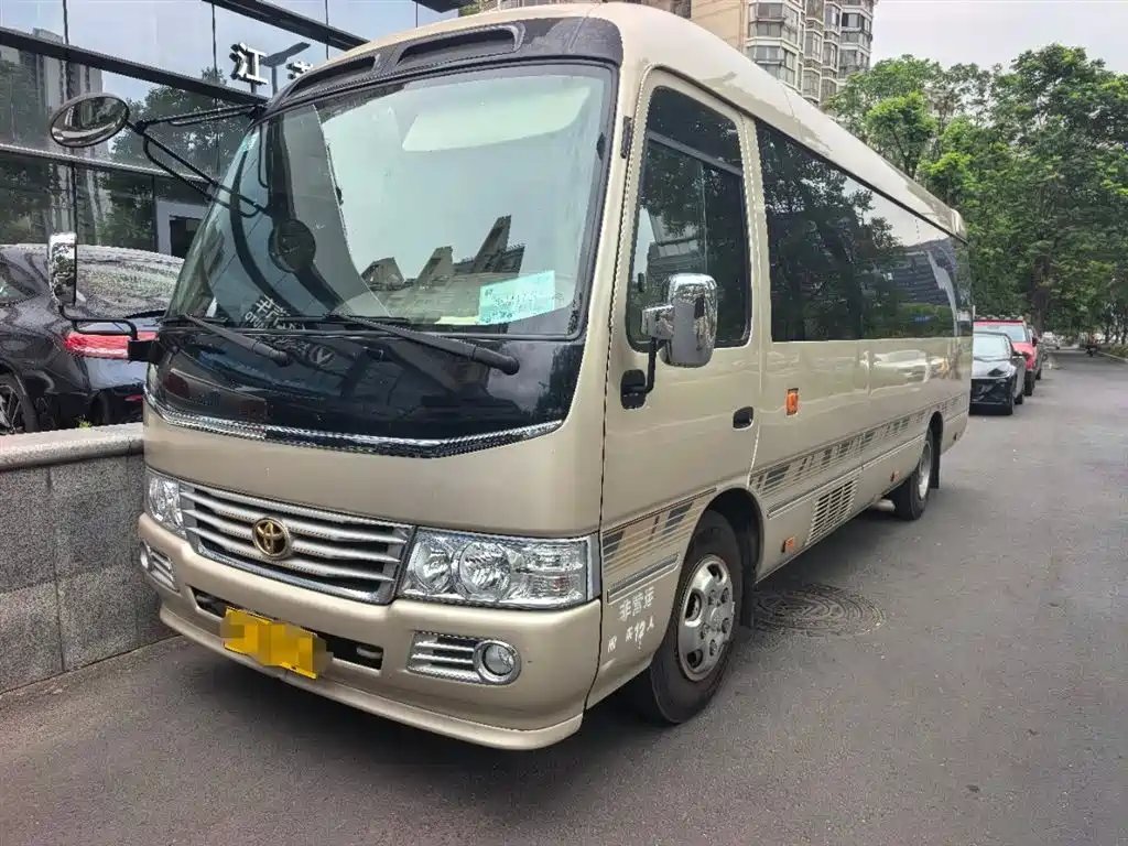 Toyota Coaster 2019 — фото 1 из 5