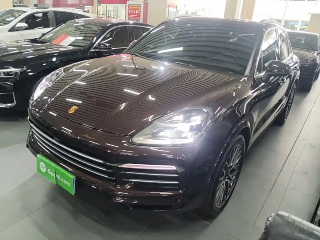 Porsche Cayenne 2021 — фото 1 из 5