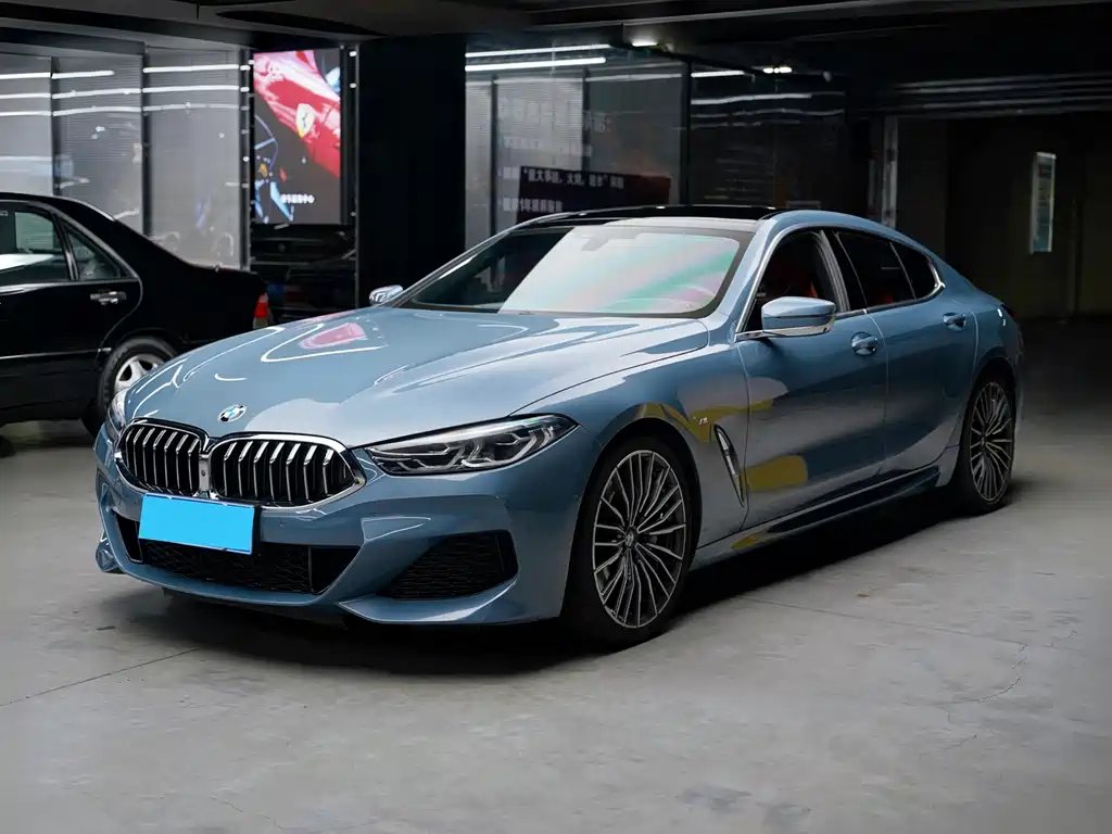 BMW 8 Series 2022 — фото 1 из 5