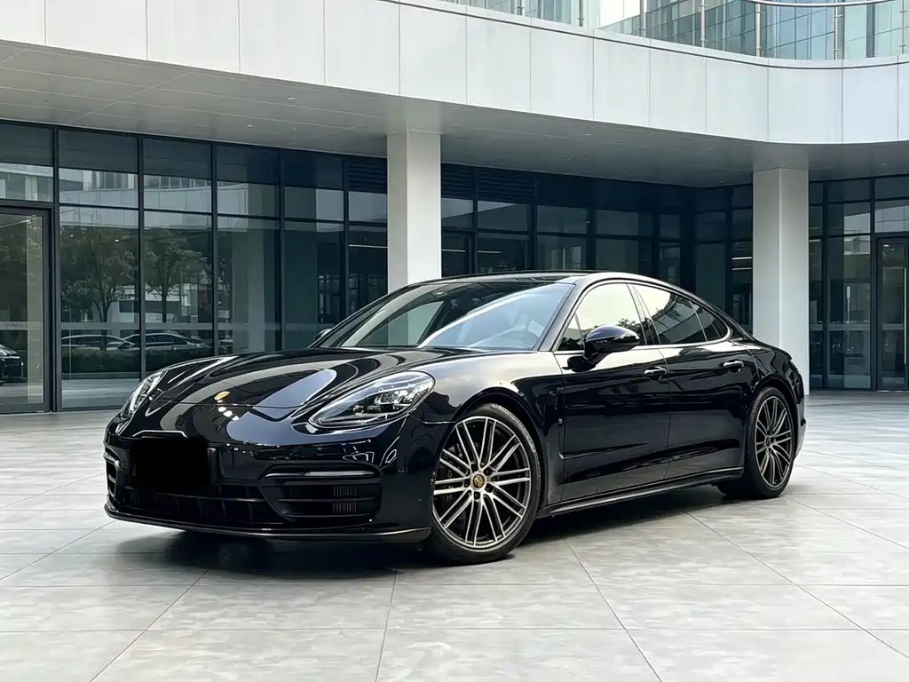 Porsche Panamera 2022 — фото 1 из 5