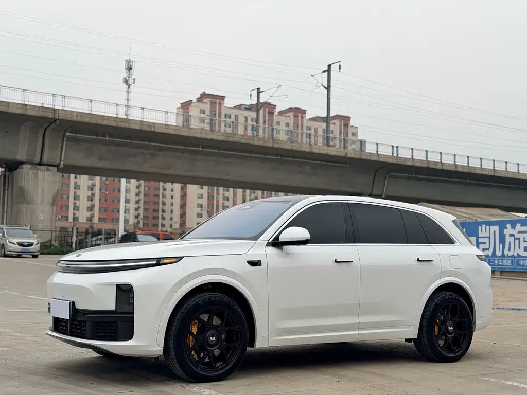 Li Auto Li L7 2024 — фото 1 из 5