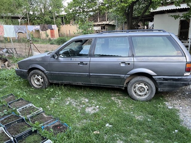 Volkswagen Passat B3 1991 — фото 1 из 5