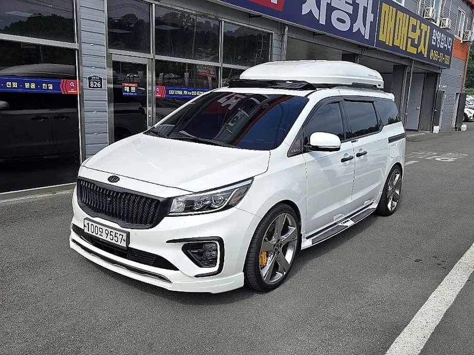 Kia Carnival 2020 — фото 1 из 5