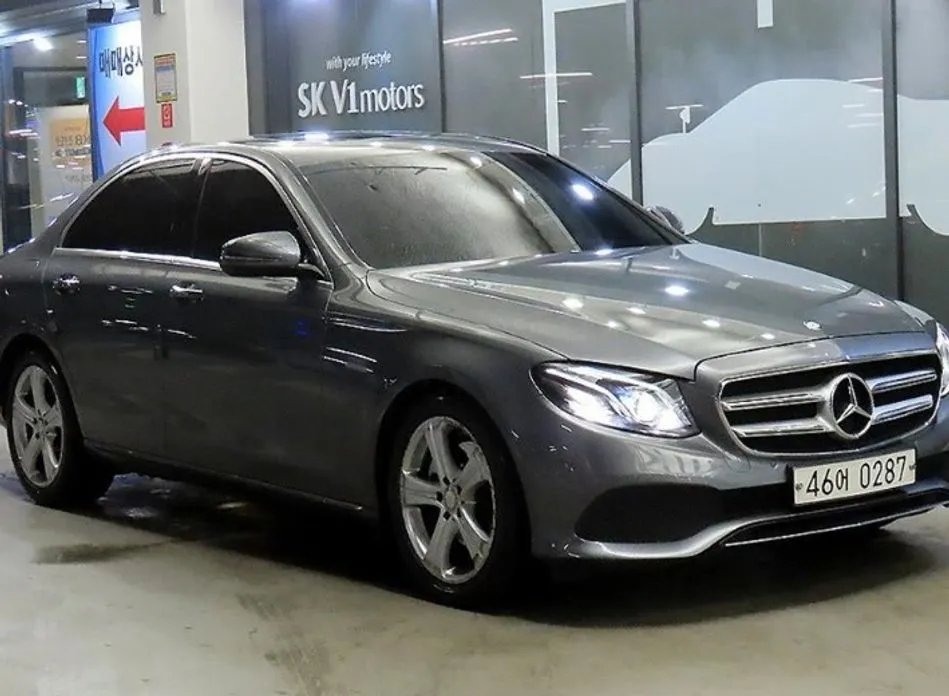 Mercedes-Benz E-Class 2017 — фото 1 из 5