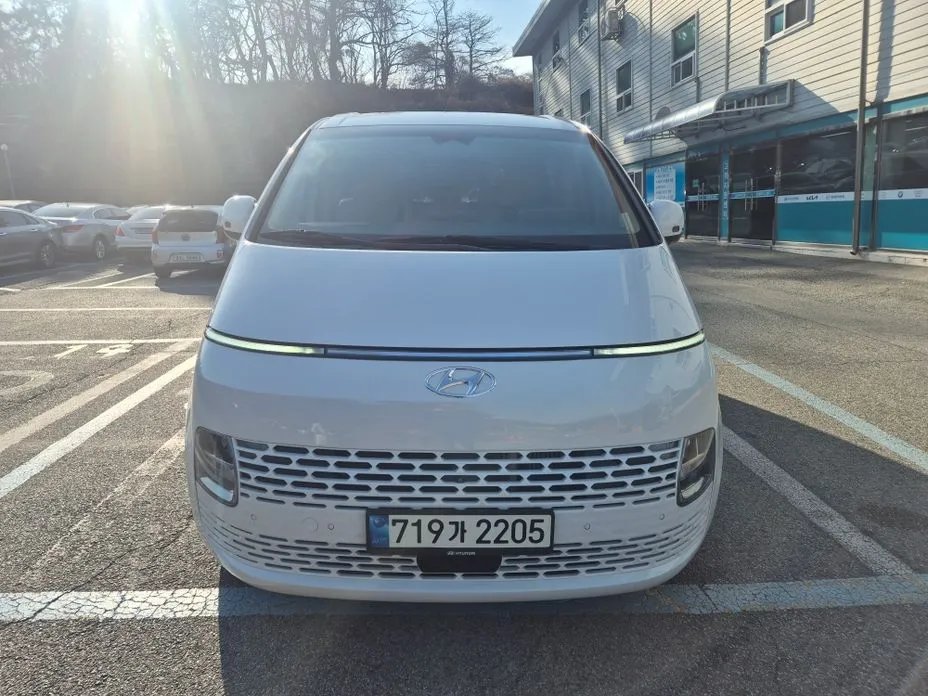 Hyundai Staria 2022 — фото 1 из 5