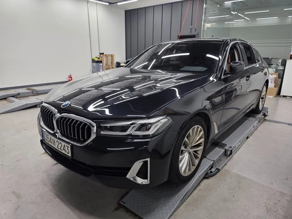 BMW 5-Series 2022 — фото 1 из 5