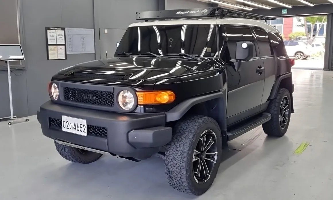 Toyota FJ Cruiser 2010 — фото 1 из 5