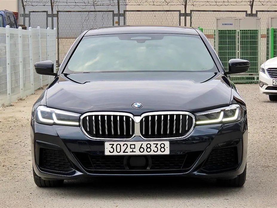 BMW 5-Series 2022 — фото 1 из 5