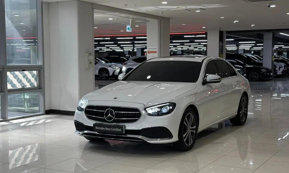 Mercedes-Benz E-Class 2022 — фото 1 из 5