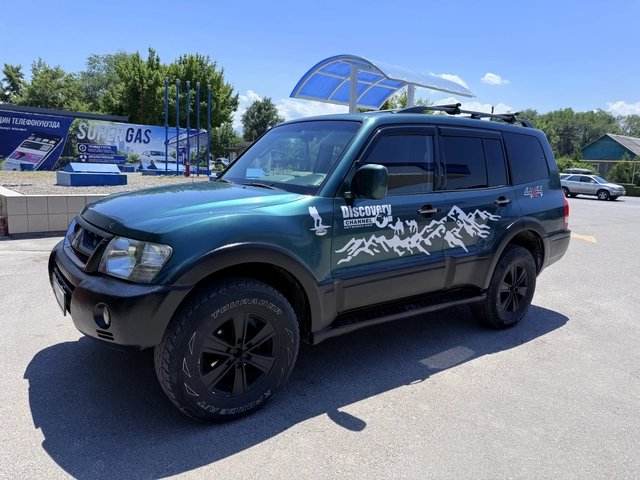 Mitsubishi Montero III 2003