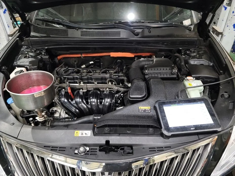 Hyundai Grandeur 2016 — фото 1 из 5