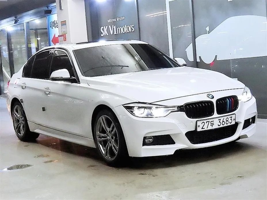 BMW 3-Series 2018 — фото 1 из 5