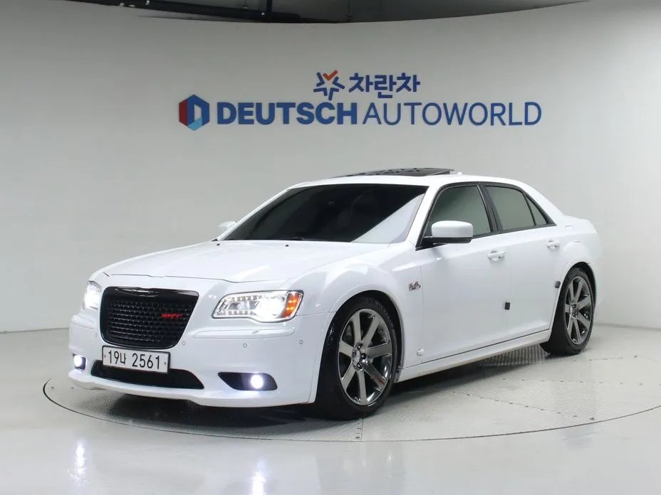 Chrysler 300C 2013 — фото 1 из 5