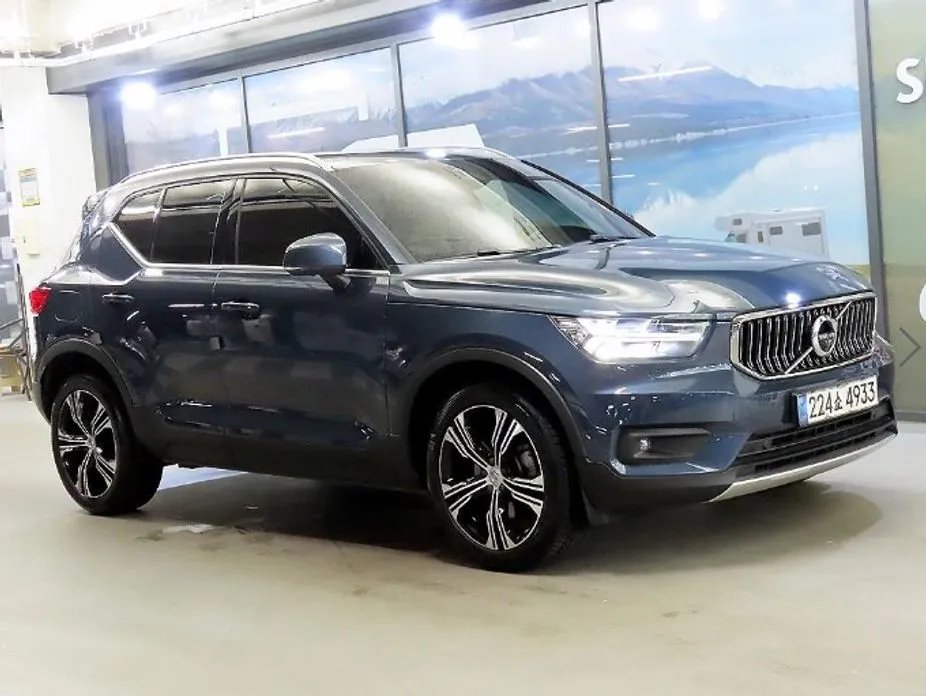 Volvo XC40 2021 — фото 1 из 5