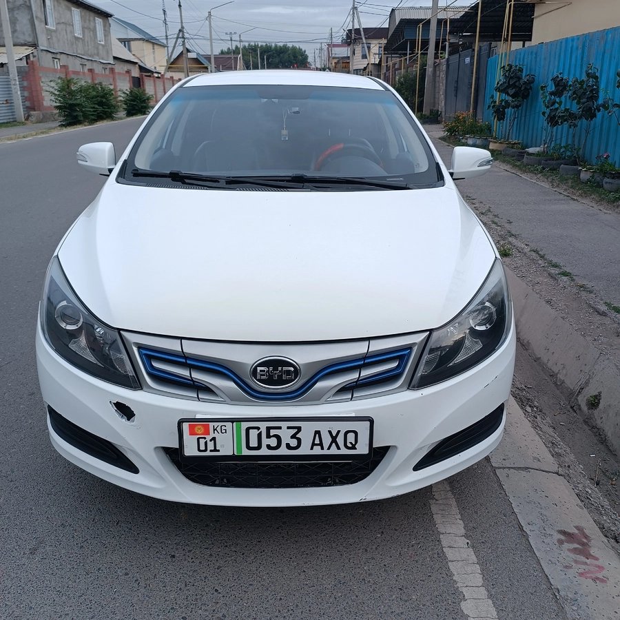 BYD E5 2019 — фото 1 из 5
