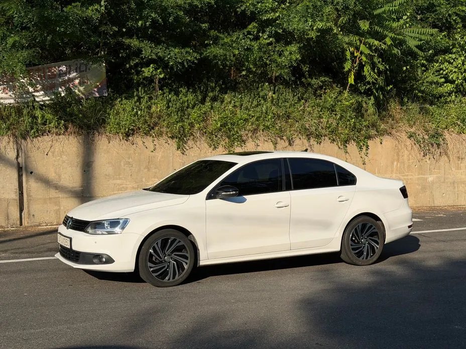 Volkswagen Jetta 2013 — фото 1 из 5