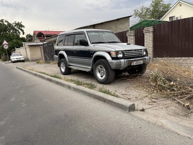 Mitsubishi Pajero II 1995 — фото 1 из 5