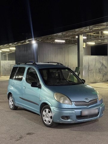 Toyota Yaris Verso 2005 — фото 1 из 5