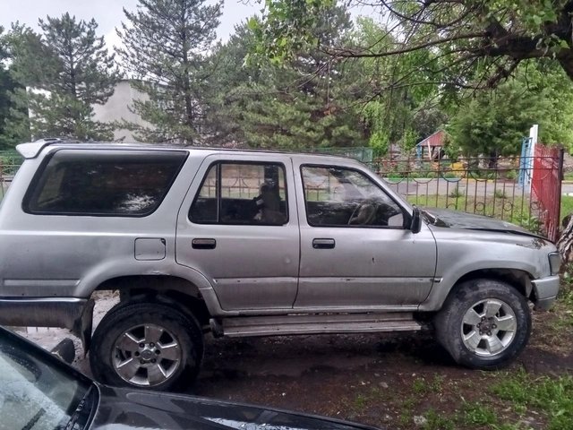 Toyota Hilux Surf II Рестайлинг 1991 — фото 1 из 3